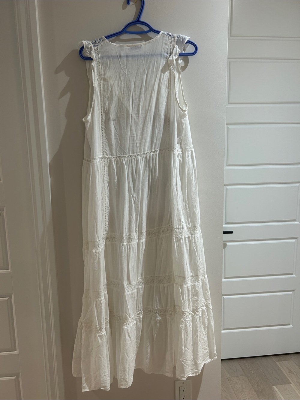 Little Moon White Button-Front Tiered Maxi Dress - Picture 3 of 4